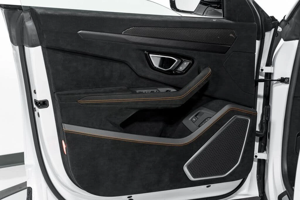 2024 Lamborghini Urus Performante - Image 9 of 31