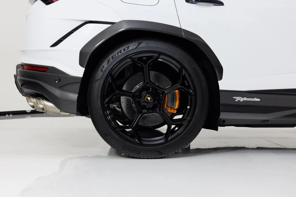 2024 Lamborghini Urus Performante - Image 11 of 31