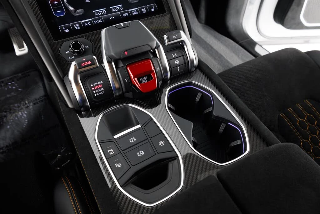 2024 Lamborghini Urus Performante - Image 26 of 31