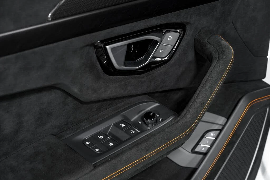 2024 Lamborghini Urus Performante - Image 10 of 31