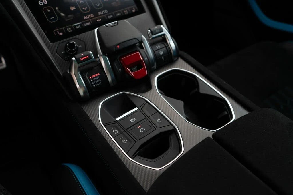 2024 Lamborghini Urus Performante - Image 23 of 31