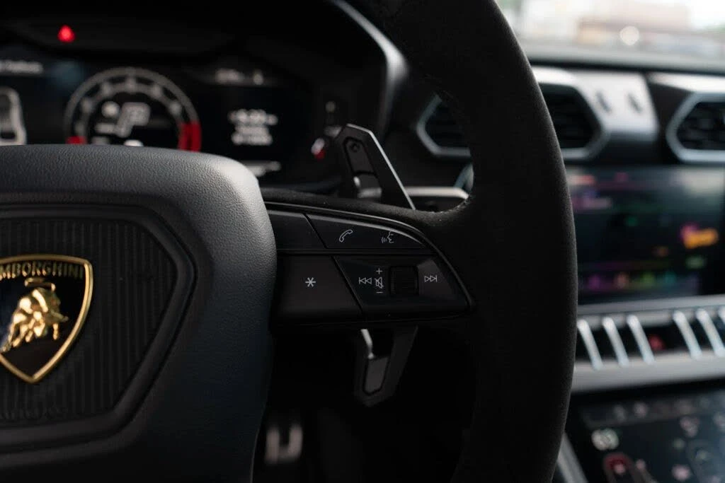 2024 Lamborghini Urus Performante - Image 18 of 31