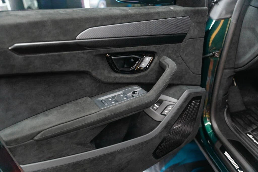 2024 Lamborghini Urus Performante - Image 24 of 27