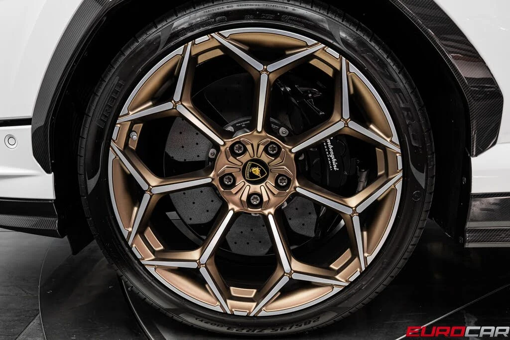 2024 Lamborghini Urus Performante - Image 30 of 31
