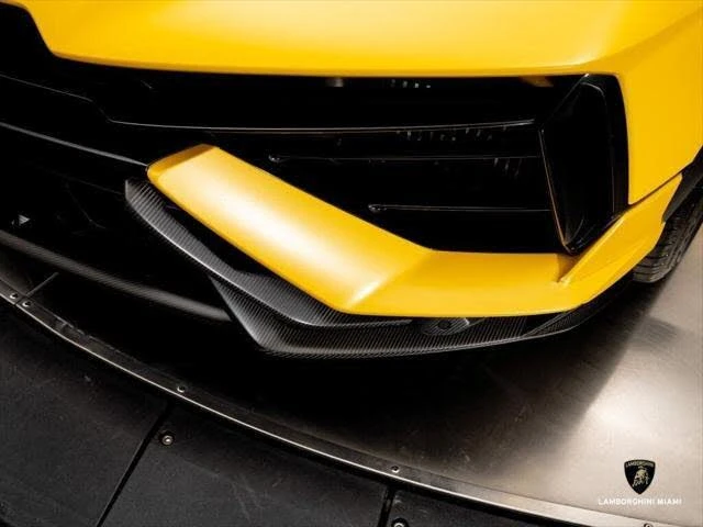 2024 Lamborghini Urus Performante - Image 15 of 31