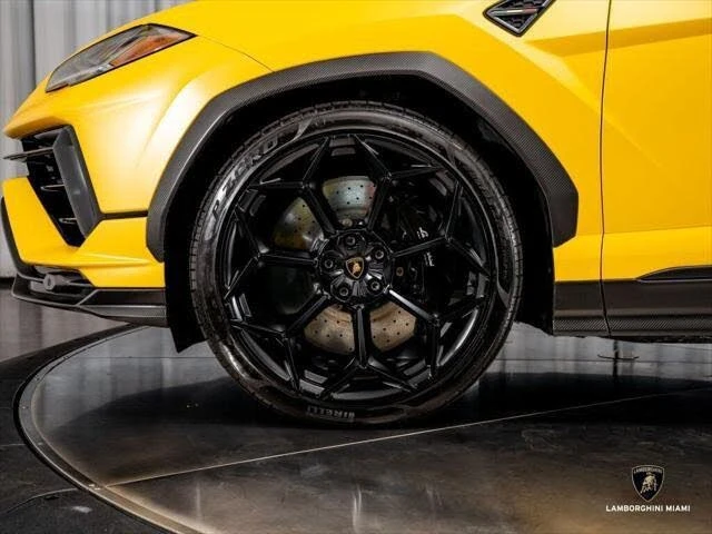 2024 Lamborghini Urus Performante - Image 17 of 31