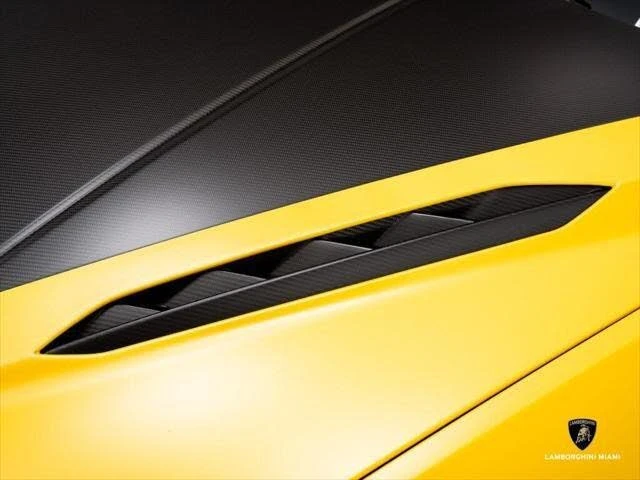 2024 Lamborghini Urus Performante - Image 14 of 31