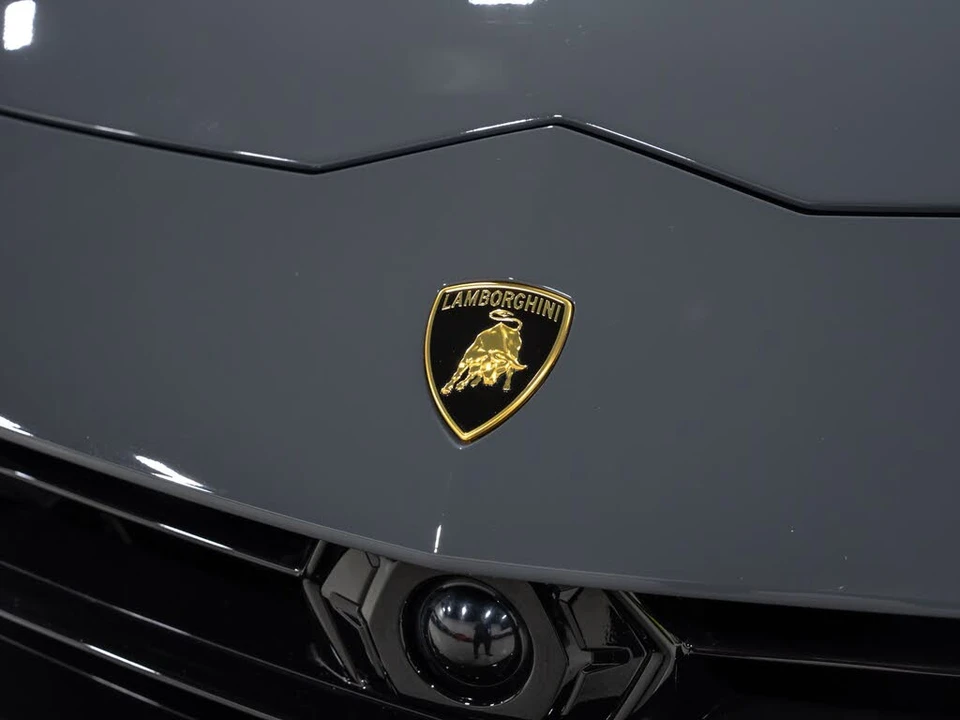 2024 Lamborghini Urus Performante - Image 17 of 31