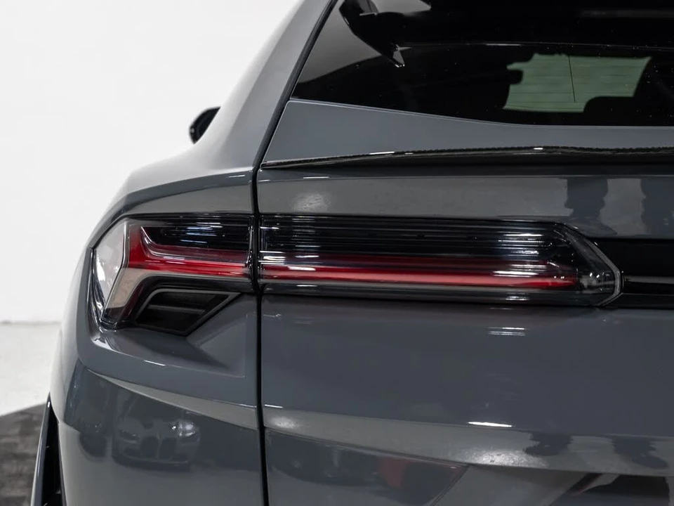 2024 Lamborghini Urus Performante - Image 28 of 31