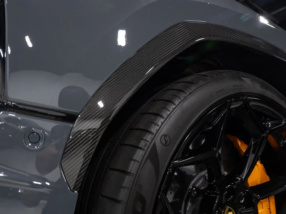 2024 Lamborghini Urus Performante - Image 27 of 31