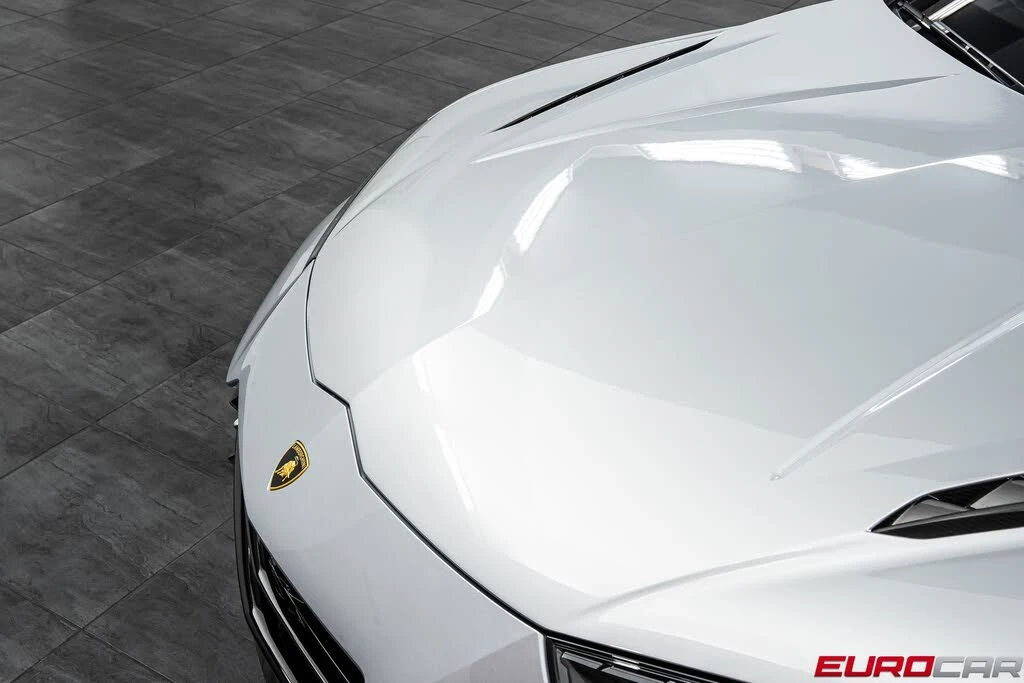 2024 Lamborghini Urus Performante - Image 9 of 31
