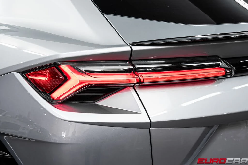 2024 Lamborghini Urus Performante - Image 27 of 31