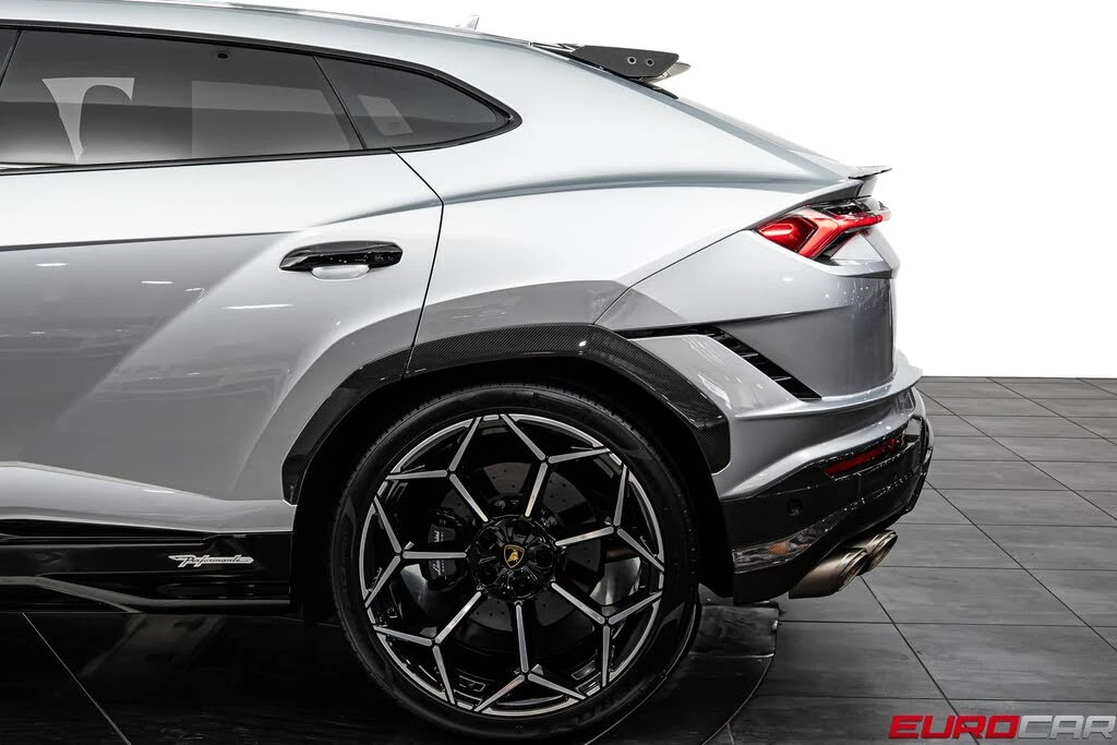 2024 Lamborghini Urus Performante - Image 22 of 31