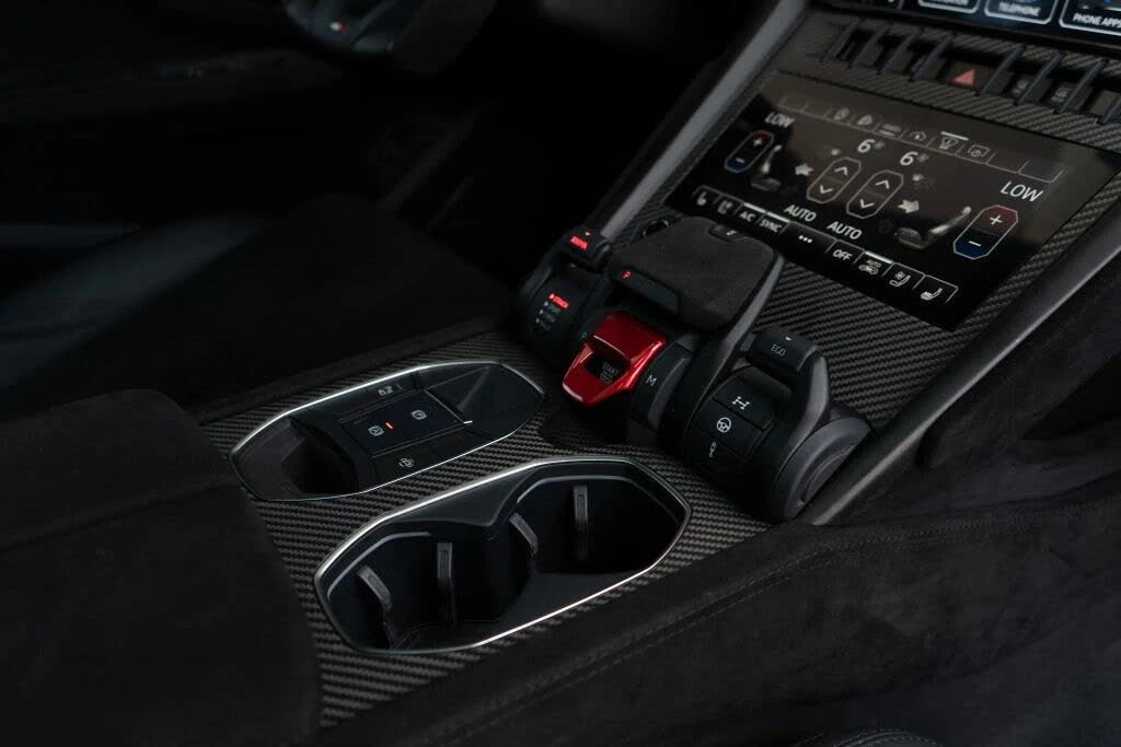 2024 Lamborghini Urus Performante - Image 30 of 31