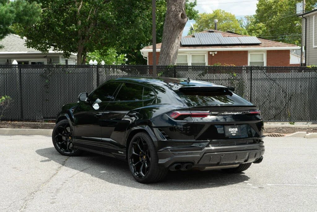 2024 Lamborghini Urus Performante - Image 10 of 31