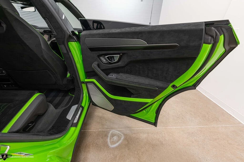 2024 Lamborghini Urus Performante - Image 29 of 31