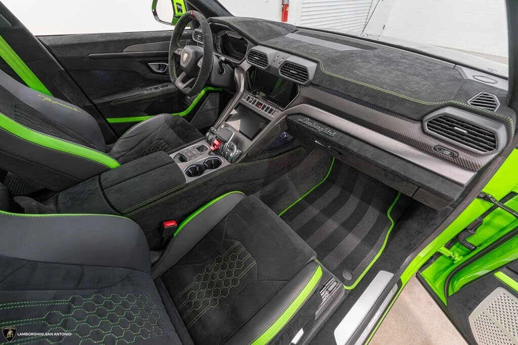 2024 Lamborghini Urus Performante - Image 2 of 31