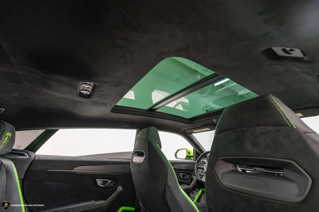 2024 Lamborghini Urus Performante - Image 28 of 31