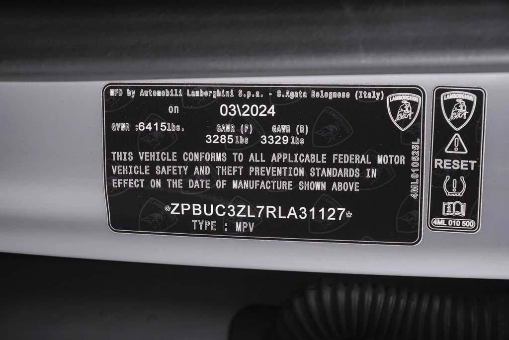 2024 Lamborghini Urus Performante - Image 24 of 31