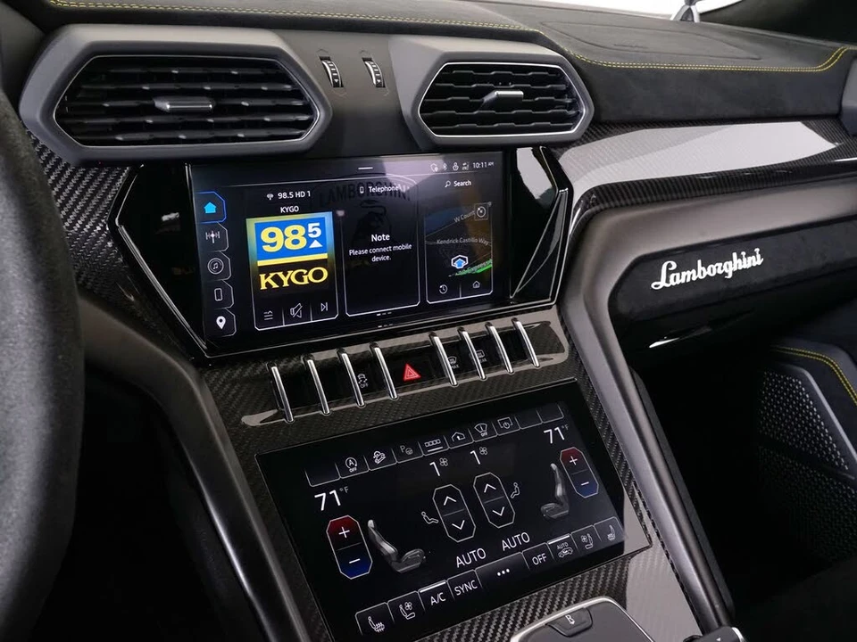 2024 Lamborghini Urus Performante - Image 27 of 31