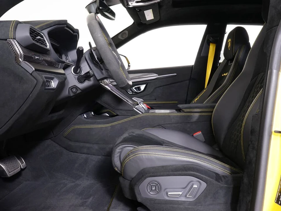 2024 Lamborghini Urus Performante - Image 4 of 31