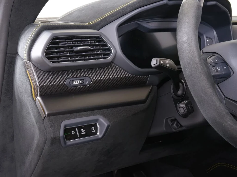 2024 Lamborghini Urus Performante - Image 30 of 31