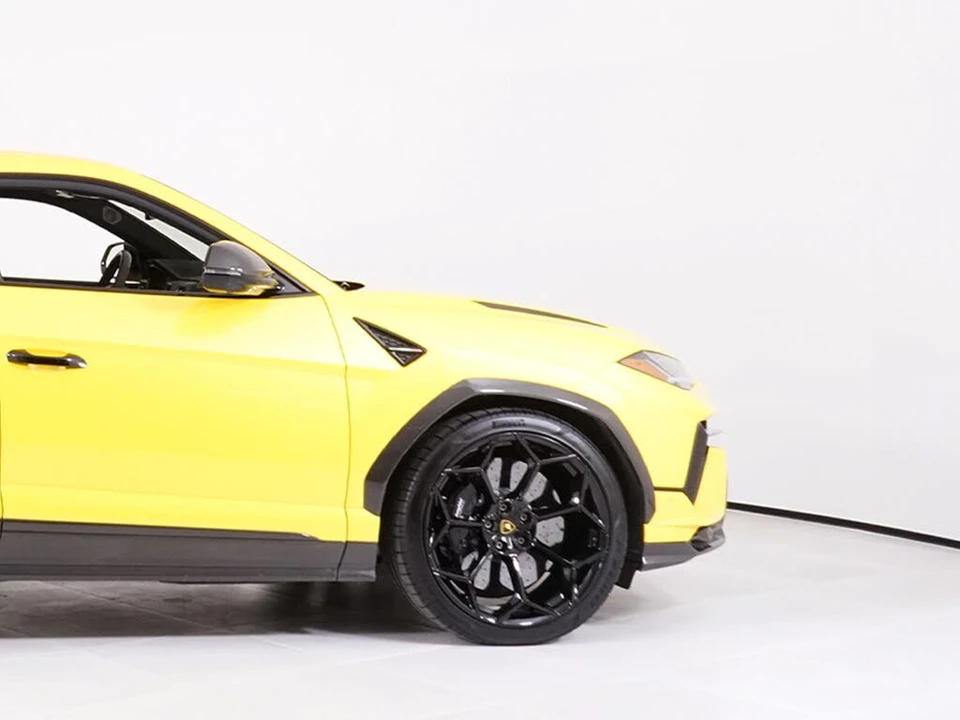 2024 Lamborghini Urus Performante - Image 15 of 31