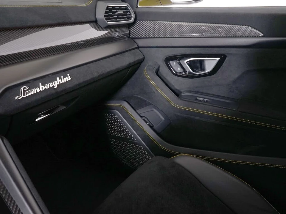 2024 Lamborghini Urus Performante - Image 23 of 31