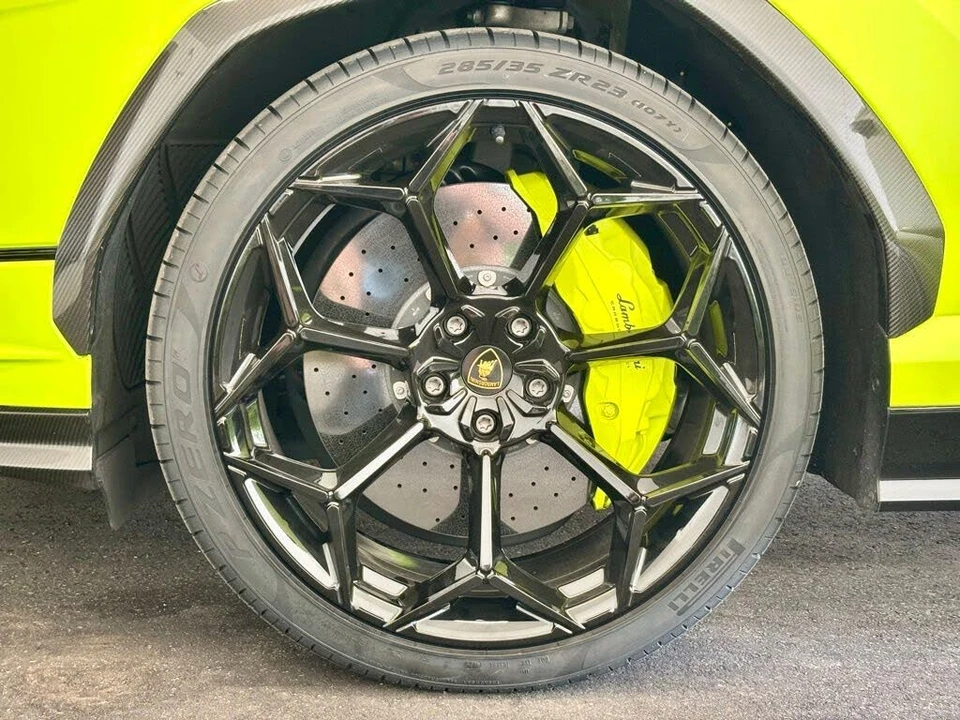 2024 Lamborghini Urus Performante - Image 15 of 31