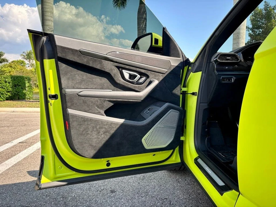 2024 Lamborghini Urus Performante - Image 17 of 31