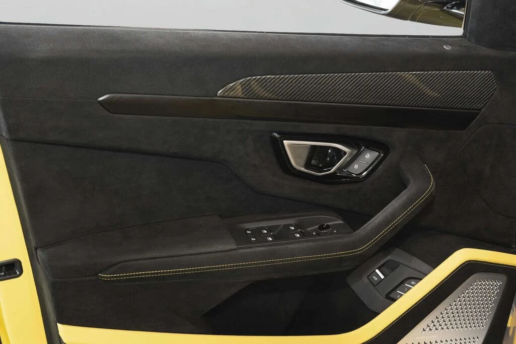 2024 Lamborghini Urus Performante - Image 26 of 31
