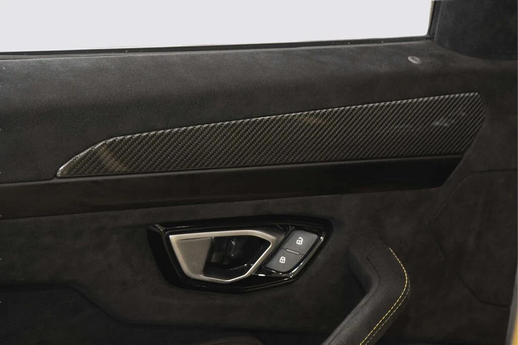 2024 Lamborghini Urus Performante - Image 27 of 31