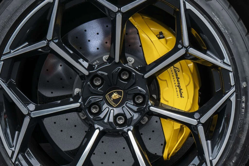 2024 Lamborghini Urus Performante - Image 9 of 31