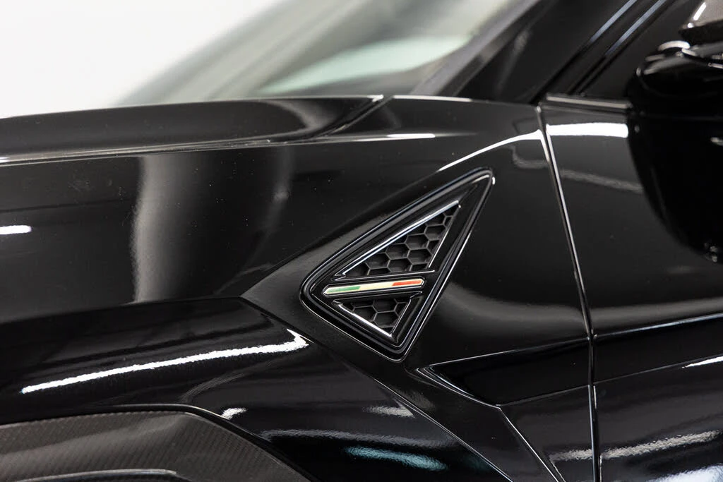 2024 Lamborghini Urus Performante - Image 24 of 31
