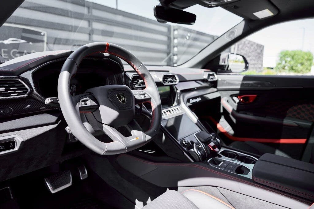 2024 Lamborghini Urus Performante - Image 2 of 31