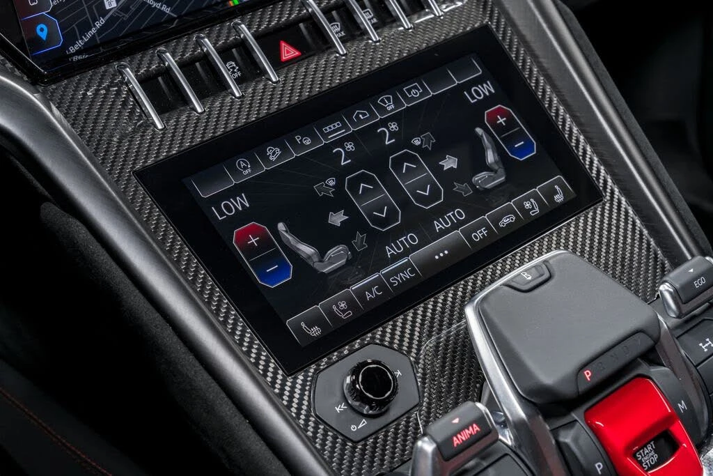 2024 Lamborghini Urus Performante - Image 29 of 31