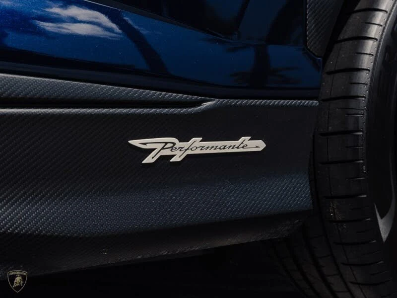 2024 Lamborghini Urus Performante - Image 12 of 30