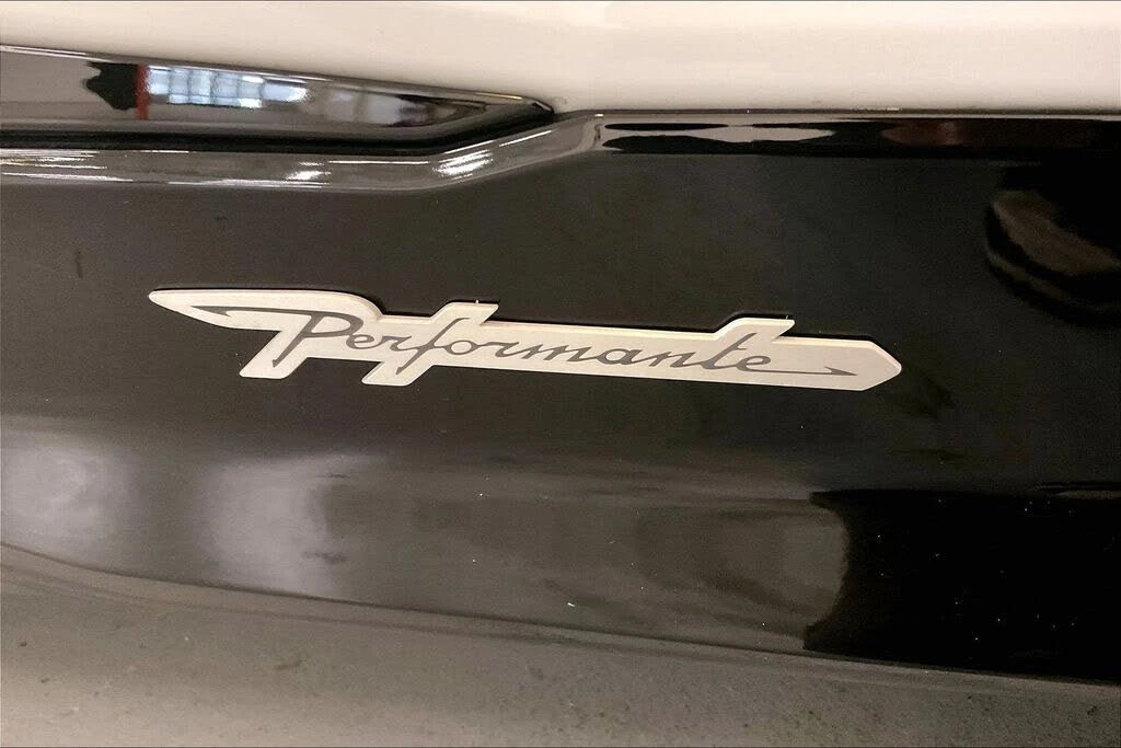 2024 Lamborghini Urus Performante - Image 18 of 31