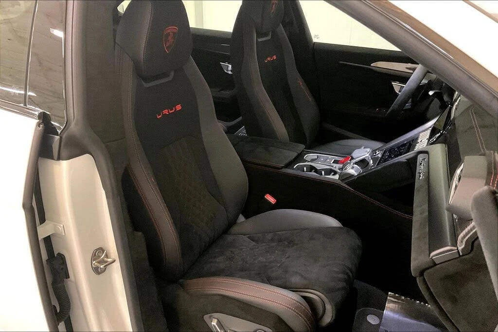 2024 Lamborghini Urus Performante - Image 14 of 31