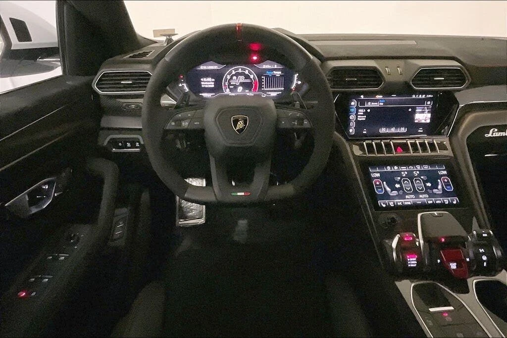 2024 Lamborghini Urus Performante - Image 9 of 31