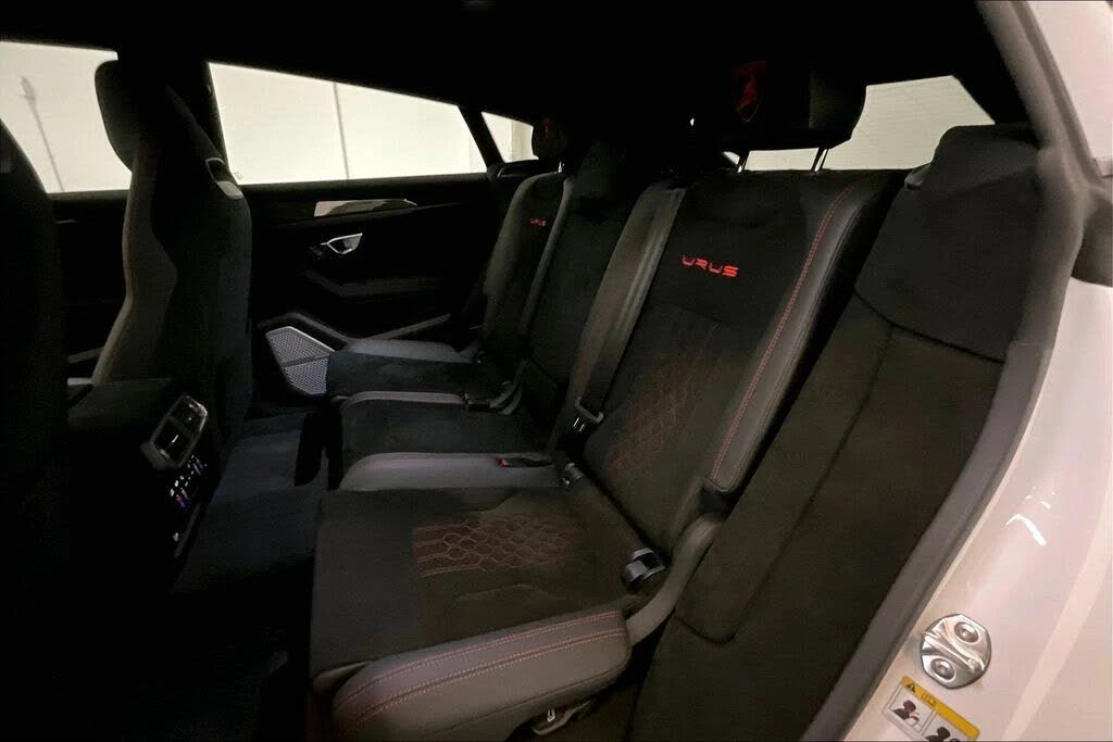 2024 Lamborghini Urus Performante - Image 27 of 31