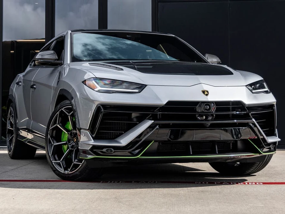 2024 Lamborghini Urus Performante - Image 2 of 31