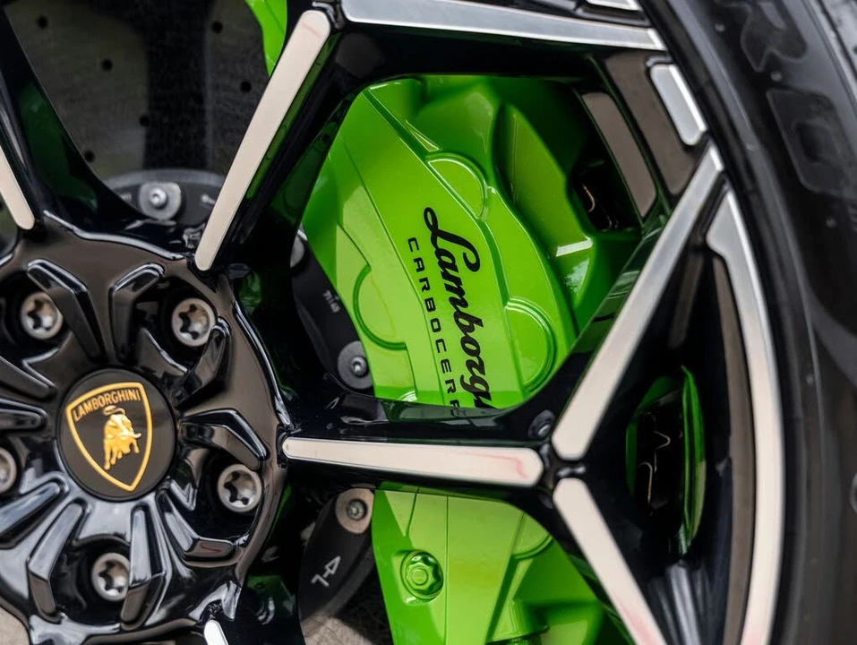 2024 Lamborghini Urus Performante - Image 19 of 31