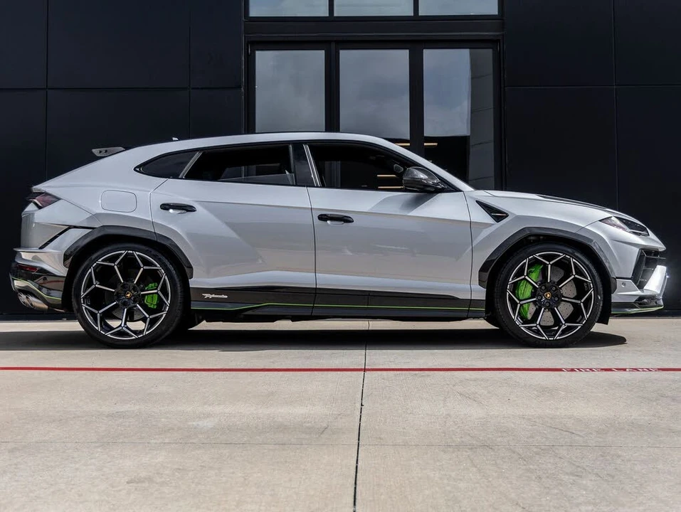 2024 Lamborghini Urus Performante - Image 10 of 31
