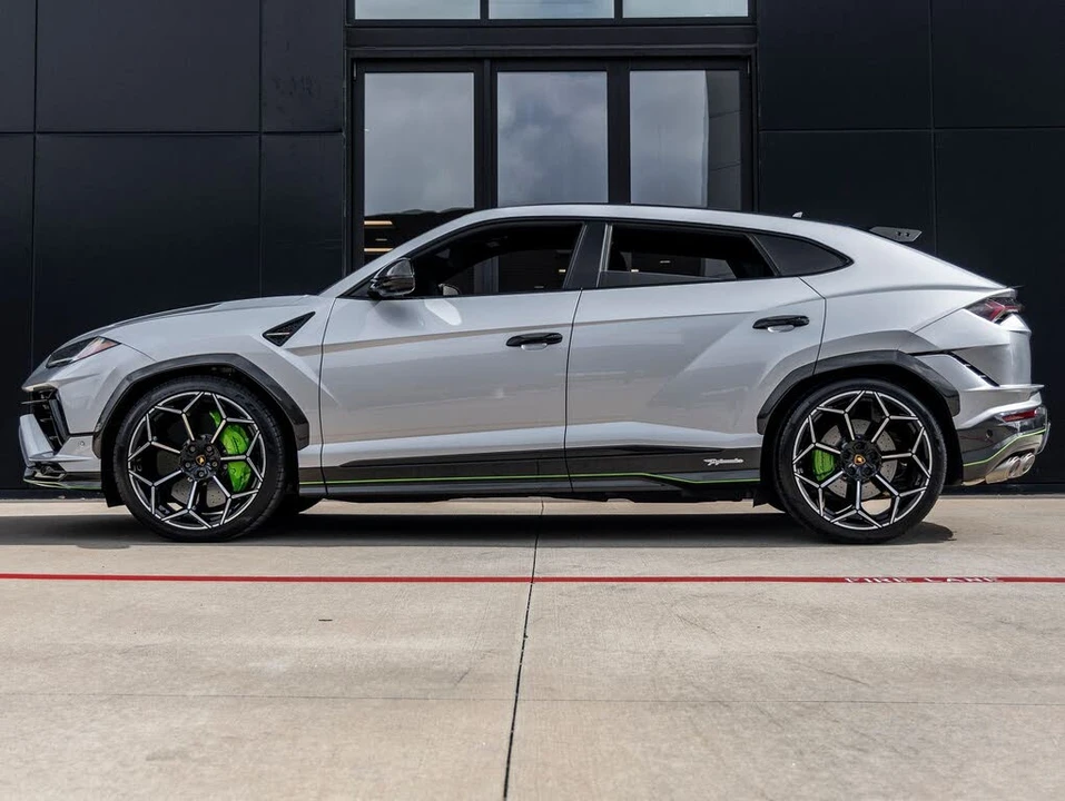 2024 Lamborghini Urus Performante - Image 9 of 31