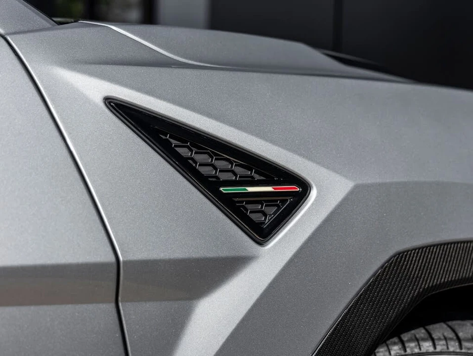 2024 Lamborghini Urus Performante - Image 16 of 31