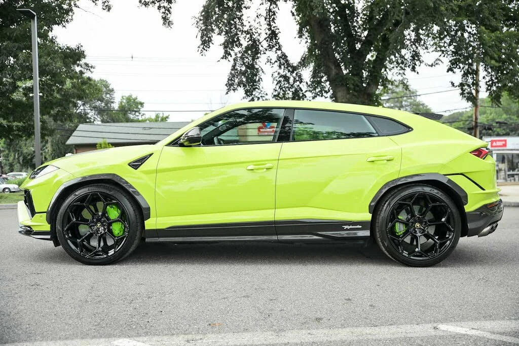 2024 Lamborghini Urus Performante - Image 15 of 31