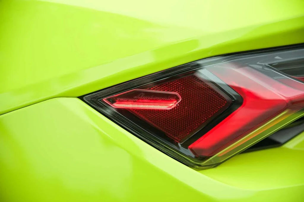 2024 Lamborghini Urus Performante - Image 18 of 31