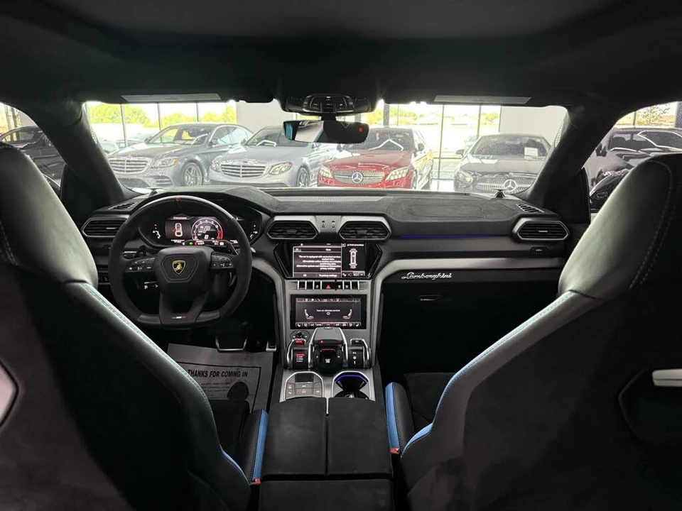 2024 Lamborghini Urus Performante - Image 10 of 31