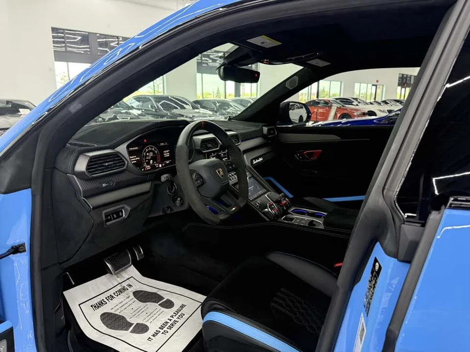 2024 Lamborghini Urus Performante - Image 13 of 31